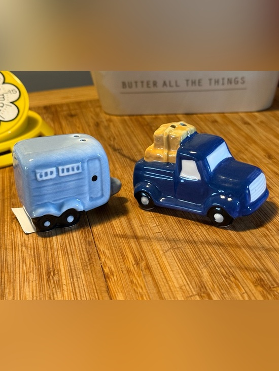 Cracker Barrel Other - Cracker Barrel Blue Truck and Trailer Mini Salt Pepper Shakers Collectible